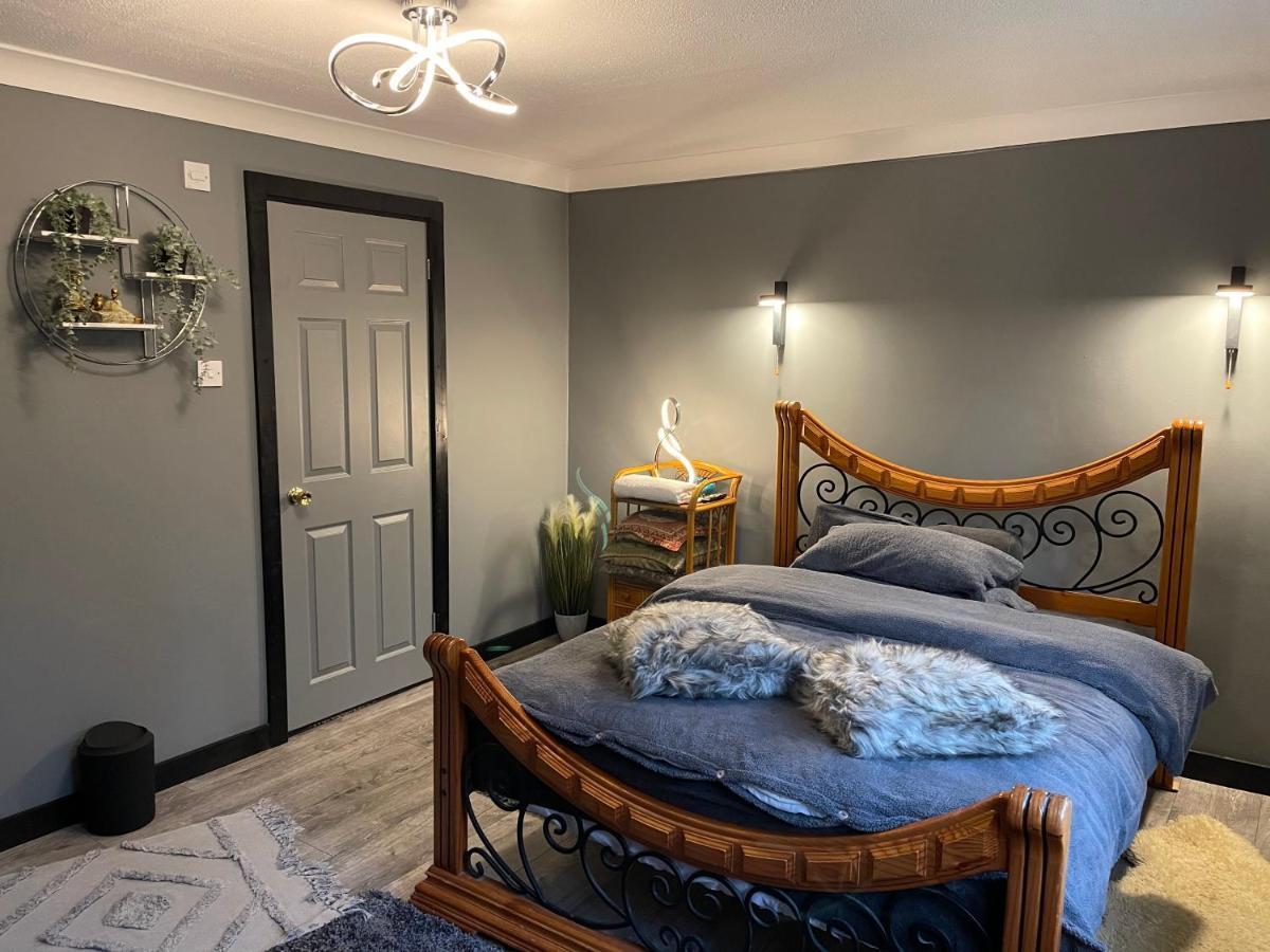 Da Vinci Guest House & Guest Parking, A Real Gem 크롤리 외부 사진