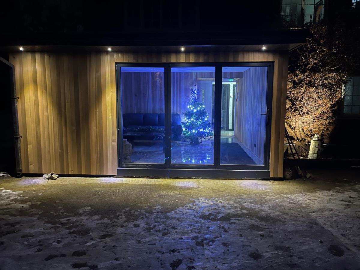 Da Vinci Guest House & Guest Parking, A Real Gem 크롤리 외부 사진