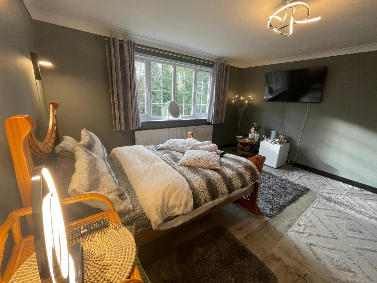 Da Vinci Guest House & Guest Parking, A Real Gem 크롤리 외부 사진
