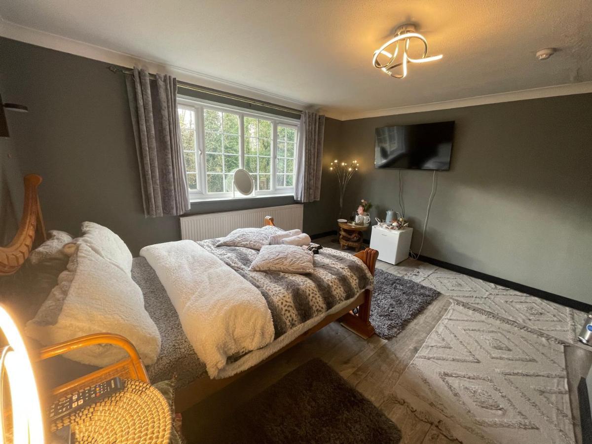Da Vinci Guest House & Guest Parking, A Real Gem 크롤리 외부 사진
