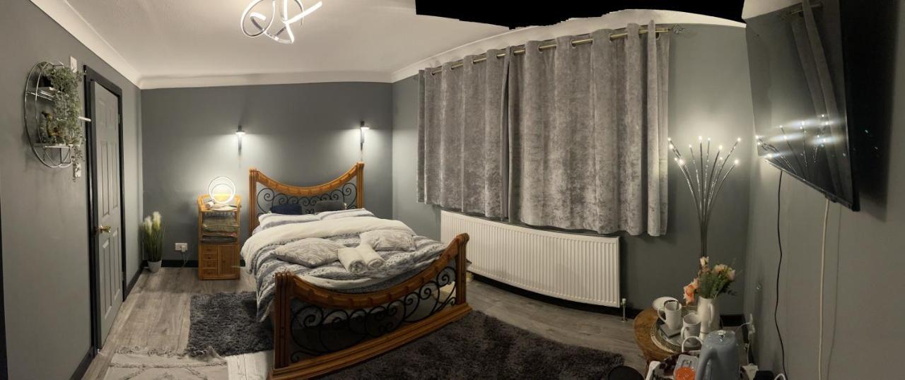 Da Vinci Guest House & Guest Parking, A Real Gem 크롤리 외부 사진