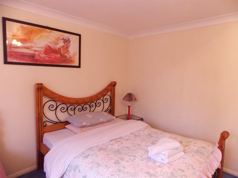 Da Vinci Guest House & Guest Parking, A Real Gem 크롤리 외부 사진