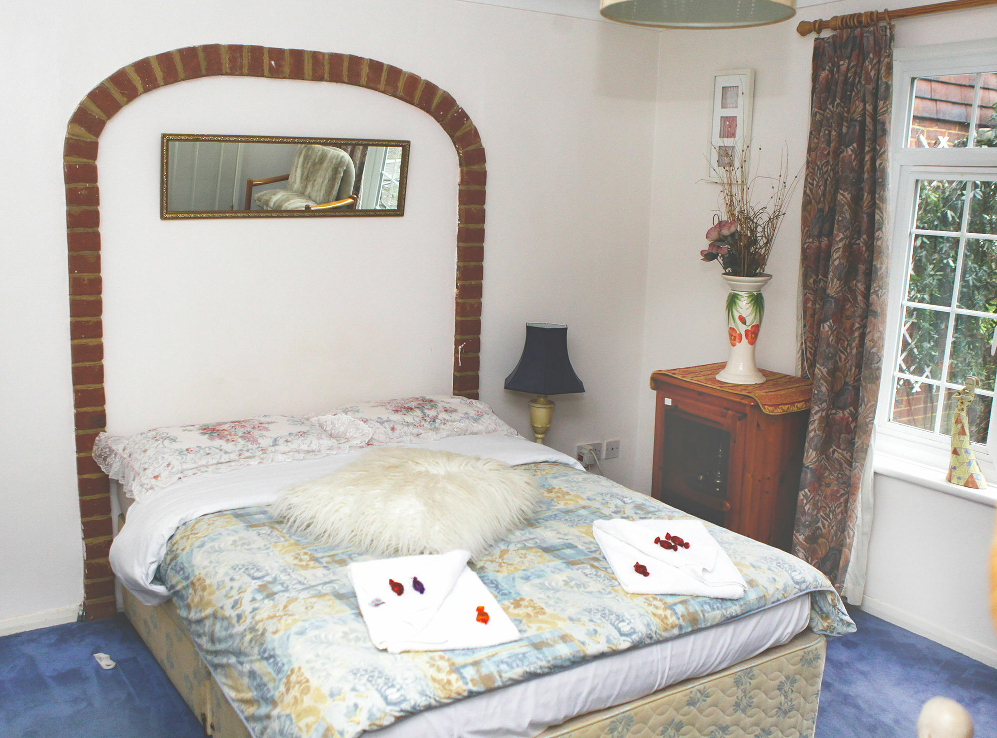 Da Vinci Guest House & Guest Parking, A Real Gem 크롤리 외부 사진