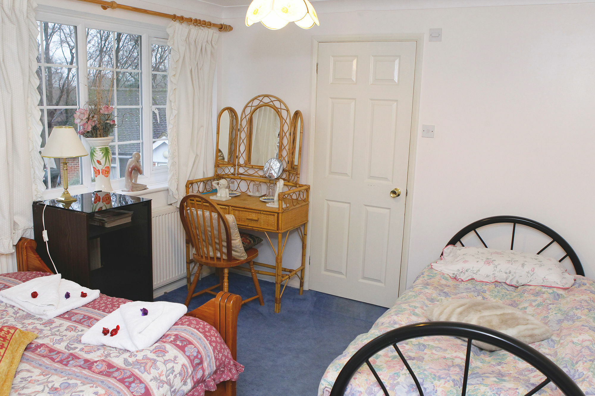 Da Vinci Guest House & Guest Parking, A Real Gem 크롤리 외부 사진